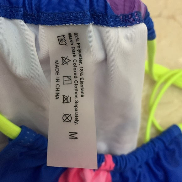 ⚡️⚡️⚡️Sale⚡️⚡️⚡️Bathing suit 2 piece Sz: M⚡️⚡️⚡️ - Picture 2 of 3